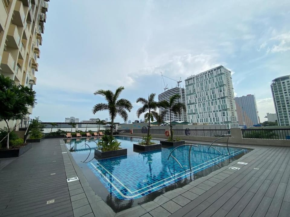 Condominium in Araneta City Cubao, Quezon City Apartment in Pasig