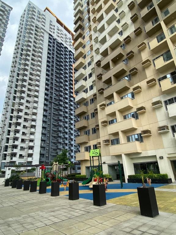 Condominium in Araneta City Cubao, Quezon City Apartment in Pasig