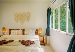 Lotus Cottage • 2mn DeviDeli • 4K SmartTV Vacation rental in Ko Pha-ngan Sub-district