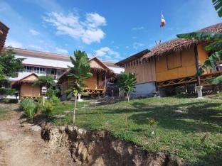 The Sunset View & Bungalow Resort - Lanta Krabi Vacation rental in Krabi Changwat