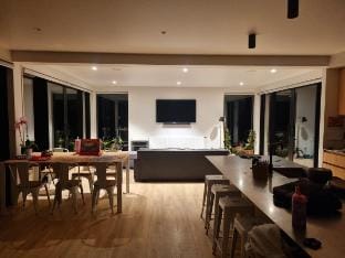New home with tree top and ocean views Vacation rental in Dunedin