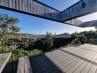 New home with tree top and ocean views Vacation rental in Dunedin