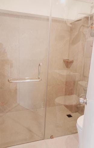 Luxe Loft in BGC with 2 bathrooms can fit 6pax Apartment in Makati