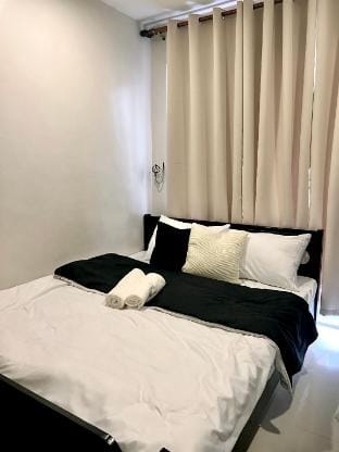 Oyasumi Condotel with balcony near Session Road Apartment in Baguio
