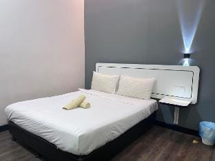 a15min to Shopping Mall/Hospital 2 pax Shah Alam Vacation rental in Subang Jaya
