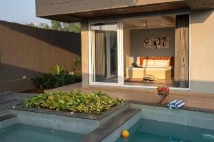 Travalong Tatva B - 5 BHK Pool Villa Villa in Igatpuri