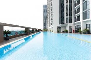 Eco Green D7/ free pool and gym / Big Promo Apartment in Ho Chi Minh City