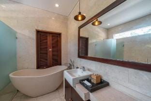 Villa 5BR: Authentic Temple & Garden Vacation rental in North Kuta