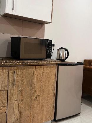 5 star apt w/2 bedrooms/AC/TV/lift/free parking. Apartment in Islamabad