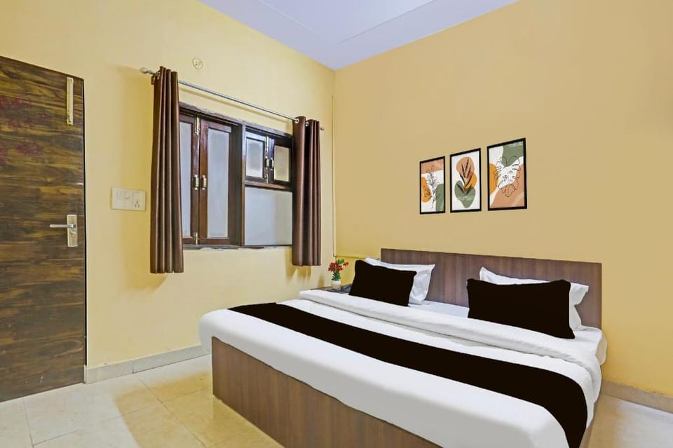 Super Hotel O Shalimar Bagh Max Hospital Hotel in Delhi