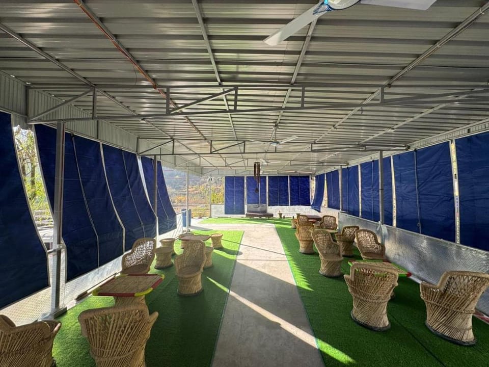 Star Vibes Resort Hotel in Himachal Pradesh