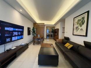 R&F Top Floor 3Br Apartment near CIQ Vacation rental in Johor Bahru