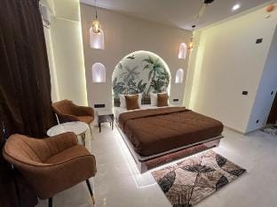 The Royal Palace in Omaxe Hazratganj Vacation rental in Lucknow