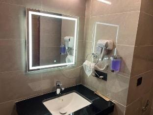 The Royal Palace in Omaxe Hazratganj Vacation rental in Lucknow