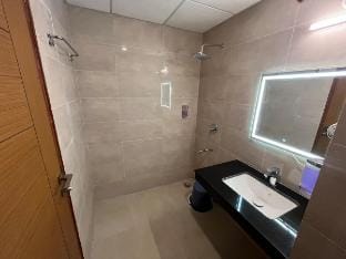The Royal Palace in Omaxe Hazratganj Vacation rental in Lucknow