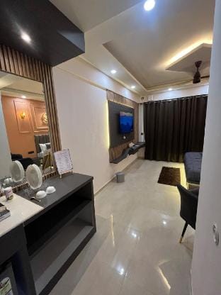 Luxuriesstay -2 Omaxe Hazratganj Vacation rental in Lucknow