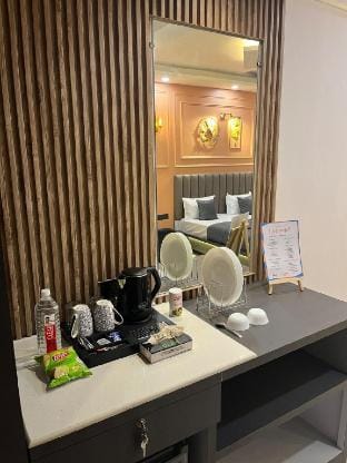Luxuriesstay -2 Omaxe Hazratganj Vacation rental in Lucknow