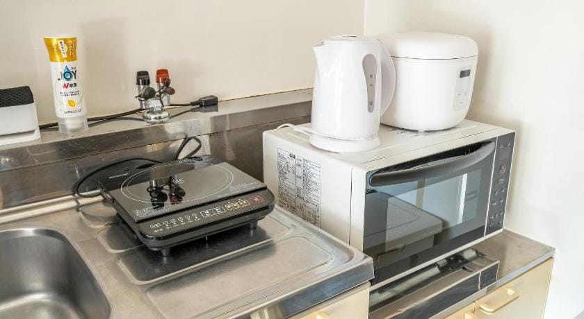301 Newly opened Hotel 10 minutes walk to Kyocera Dome Dotonbori Osaka Castle Kaiyukan USJ Apartment in Osaka