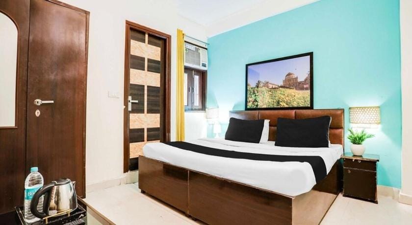 Townhouse Super Anmol Residency Near Saket Metro Delhi Hotel in New Delhi