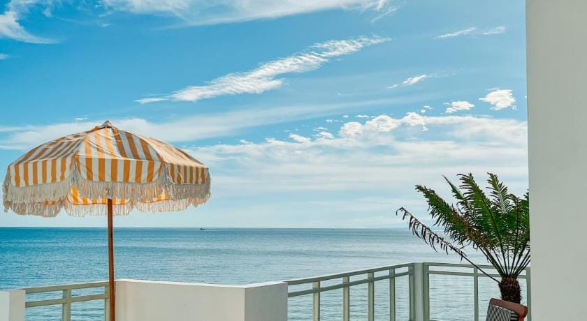 Renjana Beach House Lodge in Indonesia