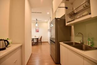 Vinhomes Sky Lake 3 Bedrooms Lakeview Apartment in Laos