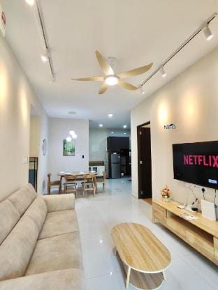 Cozy Stylish 2B Suites/Country Garden Kings Bay Apartment in Johor Bahru