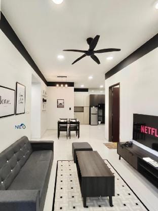2 Bedroom Chic Sea View/Country Garden BayLaurel Apartment in Johor Bahru