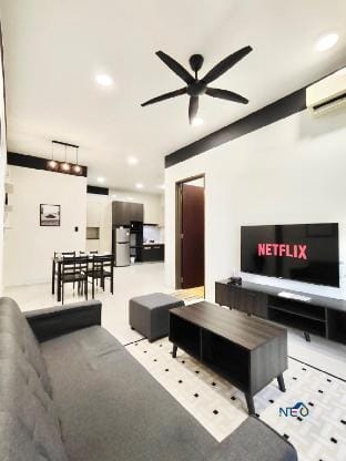 2 Bedroom Chic Sea View/Country Garden BayLaurel Apartment in Johor Bahru