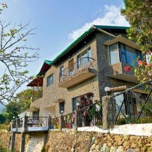 WoodWalk Homestay, Bhimtal Villa in Uttarakhand
