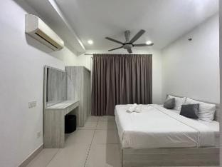 Cozy Stay at Gurney Drive Apartment in George Town