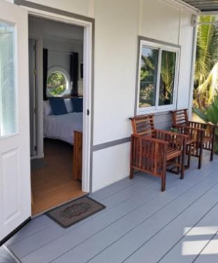 The White House Homestay at Talay Bua Daeng Farm Stay in Laos