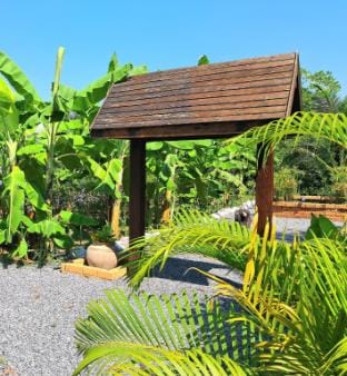 The White House Homestay at Talay Bua Daeng Farm Stay in Laos