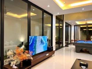 Luxury Villa with big pool near Han river Villa in Da Nang