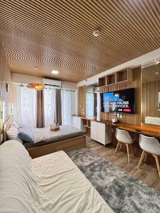 Shore Residence Urban Cabin Vacation rental in Pasay