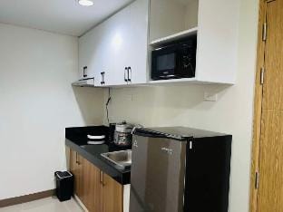 2 BR UNIT @ NAIA / Airport Vacation rental in Muntinlupa