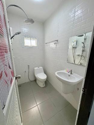 Aongsa & Ozone Sathahip House Vacation rental in Chon Buri Changwat
