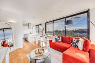 Stunning Penthouse - City Centre - Free Parking Apartment in Aylesbury Vale