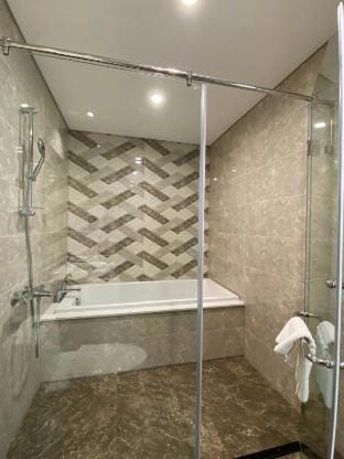Vinhomes West Point 3 Bedrooms City View Apartment in Laos