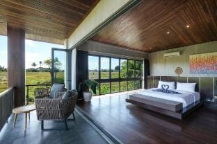 NEW 8 bedroom villa with sunset view Vacation rental in North Kuta