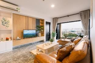 Large 6 paxs 2bedroom apartment at centre*poolgym Vacation rental in Ho Chi Minh City