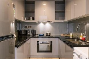 Large 6 paxs 2bedroom apartment at centre*poolgym Vacation rental in Ho Chi Minh City