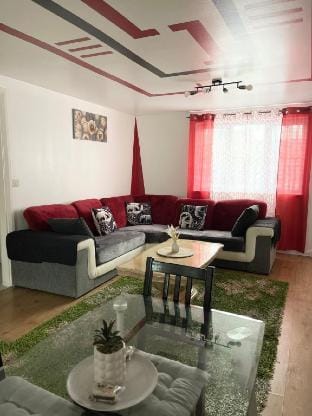Westfield - 3 Bedroom Apartment Apartment in Ilford