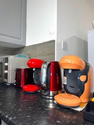 Penn Gardens Spacious 2 Beds - 1 Apartment in Romford