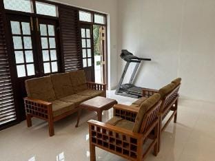 Highway Reach Layathraa Bungalow Vacation rental in Western Province