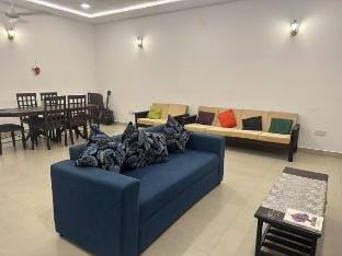 Highway Reach Layathraa Bungalow Vacation rental in Western Province