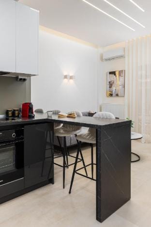 Solange by halu! 2-BD apt next to metro station Apartment in Thessaloniki