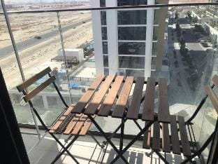 Delightful Modern Studio Azizi Vacation rental in Dubai