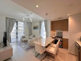Luxury 2 BR in Creek Harbour Vacation rental in Dubai