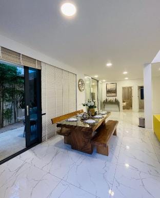 Youth Journey Six-Bedroom Pool Villa Villa in Pattaya City