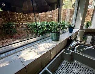 Fulham Tranquil 2BD King Bed Home w/ Parking & Gdn Apartment in London